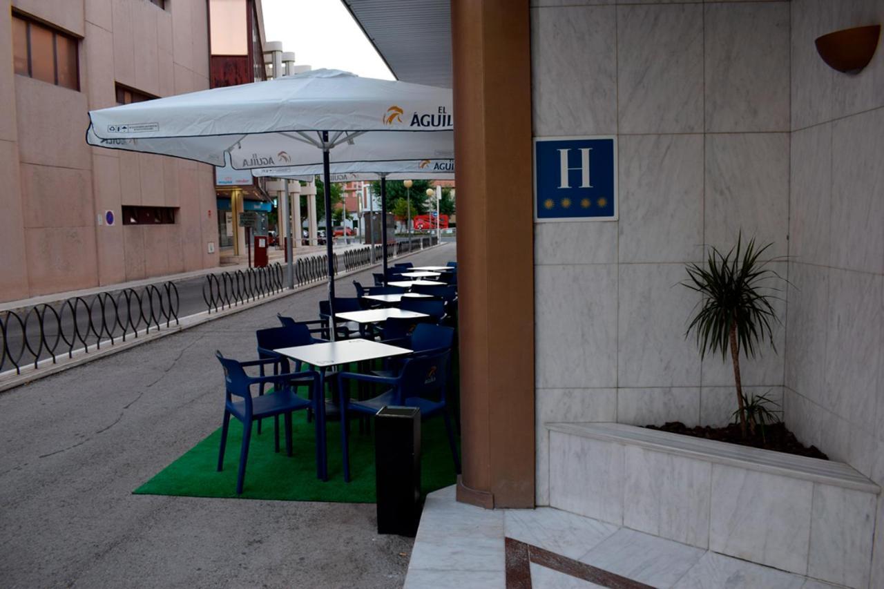 Aeropuerto Madrid Torre Hogar Premium Hotel Torrejón de Ardoz Exterior foto